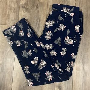 Dalia size 8 Straight leg slacks amazing quality and material new never worn